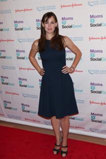 Jennifer Garner feet photo thumbnail