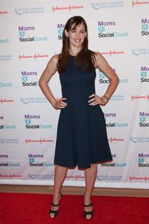 Jennifer Garner feet photo thumbnail