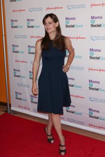Jennifer Garner feet photo thumbnail