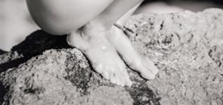 Miranda Kerr feet photo thumbnail