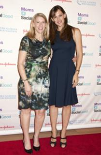 Jennifer Garner feet photo thumbnail