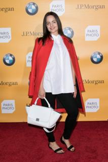 Mena Suvari feet photo thumbnail