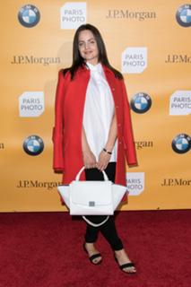 Mena Suvari feet photo thumbnail