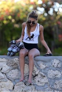 Chantel Jeffries feet photo thumbnail