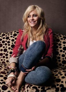 Pixie Lott feet photo thumbnail