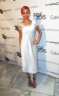 Nicole Richie feet photo thumbnail