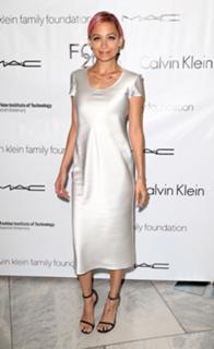 Nicole Richie feet photo thumbnail