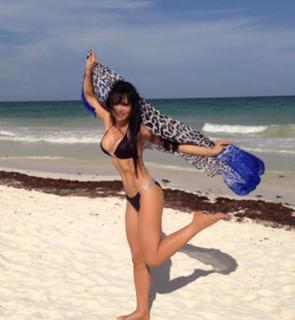 Maribel Guardia feet photo thumbnail