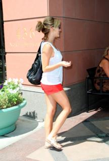 Kristin Cavallari feet photo thumbnail
