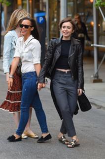 Lily Collins feet photo thumbnail