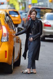 Lily Collins feet photo thumbnail
