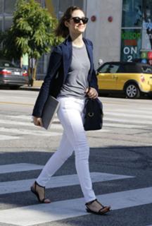 Emmy Rossum feet photo thumbnail