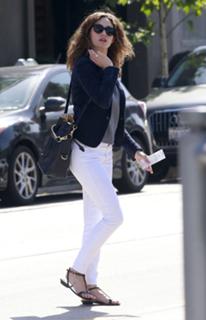 Emmy Rossum feet photo thumbnail