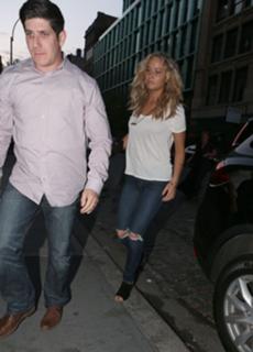 Jennifer Lawrence feet photo thumbnail