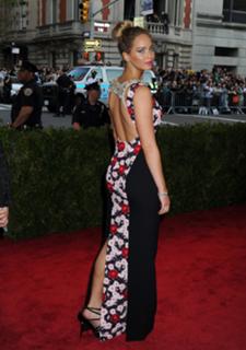 Jennifer Lawrence feet photo thumbnail