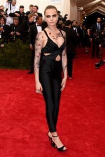 Cara Delevingne feet photo thumbnail