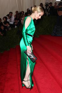 Emma Roberts feet photo thumbnail