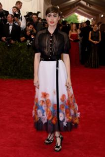 Lily Collins feet photo thumbnail