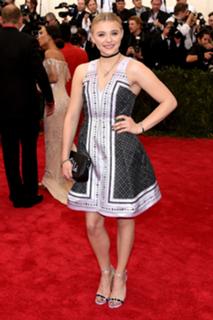 Chloë Grace Moretz feet photo thumbnail