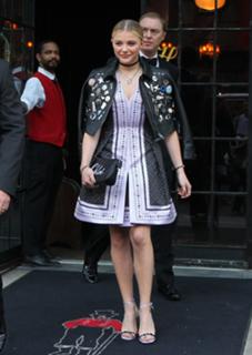 Chloë Grace Moretz feet photo thumbnail