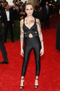 Cara Delevingne feet photo thumbnail