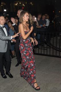 Jessica Alba feet photo thumbnail