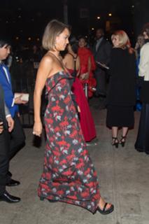 Jessica Alba feet photo thumbnail