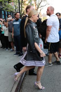 Chloë Grace Moretz feet photo thumbnail