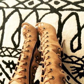 Dorota Rabczewska feet photo thumbnail