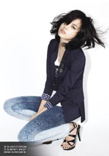 Han Hyo-joo feet photo 5