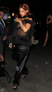 Rihanna feet photo thumbnail