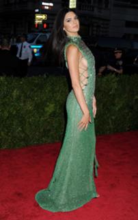 Kendall Jenner feet photo thumbnail