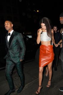 Kendall Jenner feet photo thumbnail
