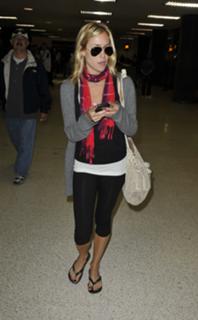 Kristin Cavallari feet photo thumbnail