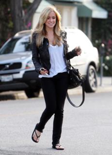 Kristin Cavallari feet photo thumbnail