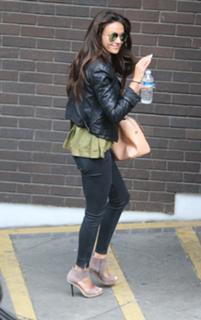 Michelle Keegan feet photo thumbnail