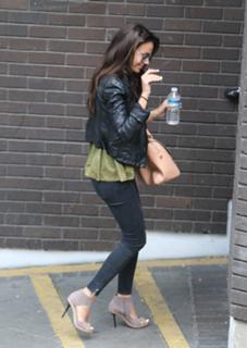 Michelle Keegan feet photo thumbnail