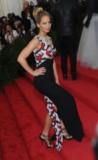Jennifer Lawrence feet photo thumbnail