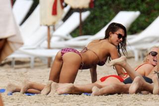 Jessica Alba feet photo thumbnail