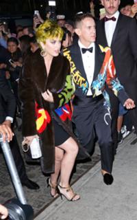 Katy Perry feet photo thumbnail
