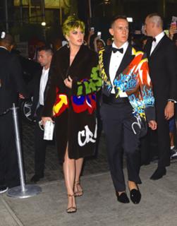 Katy Perry feet photo thumbnail