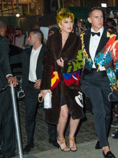 Katy Perry feet photo thumbnail