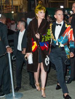 Katy Perry feet photo thumbnail