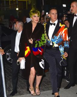 Katy Perry feet photo thumbnail