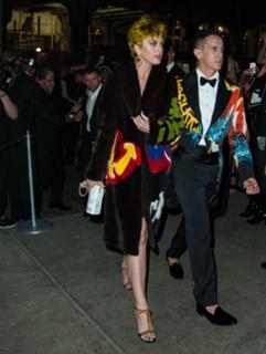 Katy Perry feet photo thumbnail