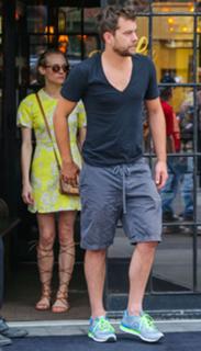 Diane Kruger feet photo thumbnail