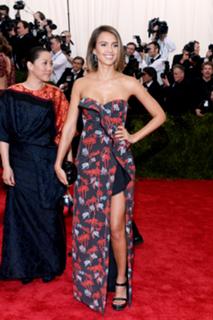 Jessica Alba feet photo thumbnail