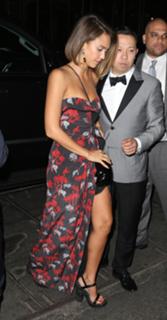 Jessica Alba feet photo thumbnail
