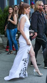 Kate Mara feet photo thumbnail