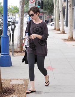 Lily Collins feet photo thumbnail